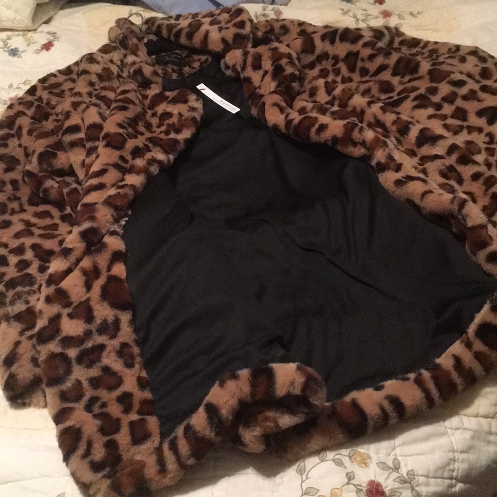 Leopard Love Coat - Picture 5 of 7